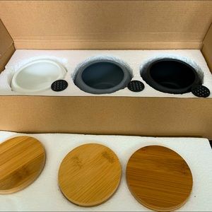 Ceramic flower pots
